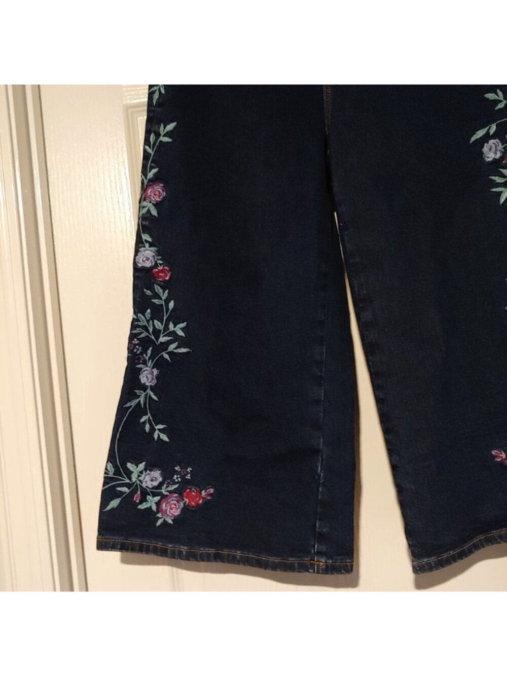 Driftwood Amie Wideleg Culotte Crop Embroidered Denim Jeans Cottage Boho Y2k 26 - Picture 4 of 10
